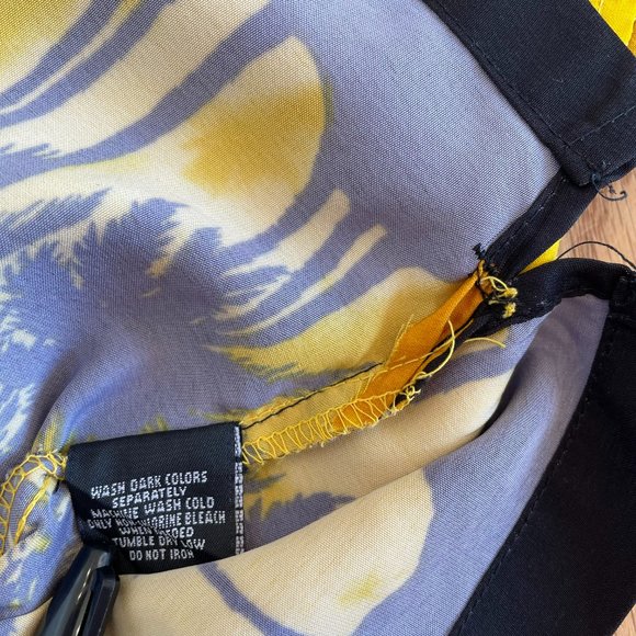 BOYS HAWAIIAN SHIRT NO BOUNDARIES BUTTON UP YELLOW BLACK PALM TREES SIZE 6/7 - Picture 4 of 6